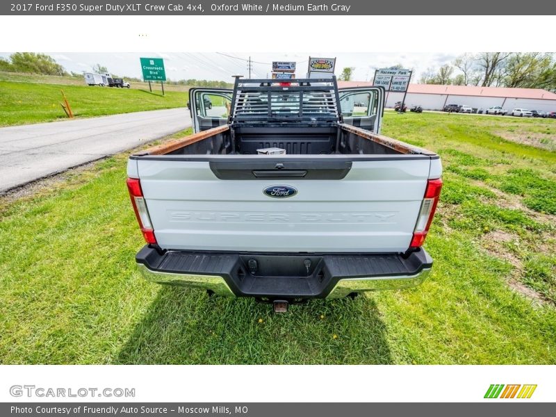 Oxford White / Medium Earth Gray 2017 Ford F350 Super Duty XLT Crew Cab 4x4