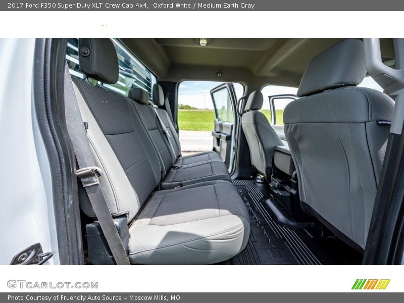 Oxford White / Medium Earth Gray 2017 Ford F350 Super Duty XLT Crew Cab 4x4