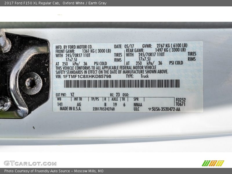 Oxford White / Earth Gray 2017 Ford F150 XL Regular Cab
