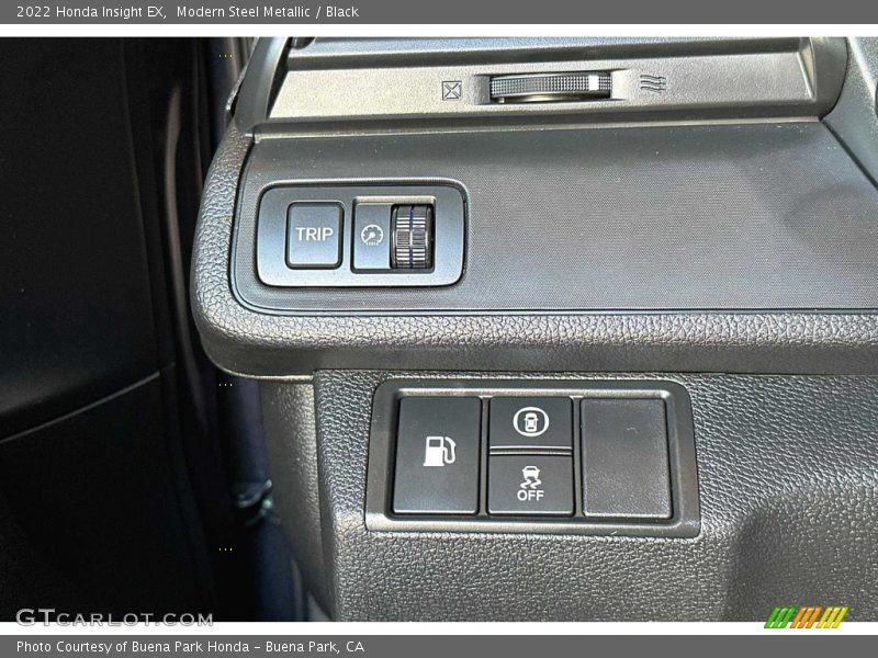 Modern Steel Metallic / Black 2022 Honda Insight EX
