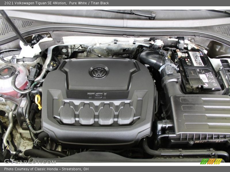 Pure White / Titan Black 2021 Volkswagen Tiguan SE 4Motion