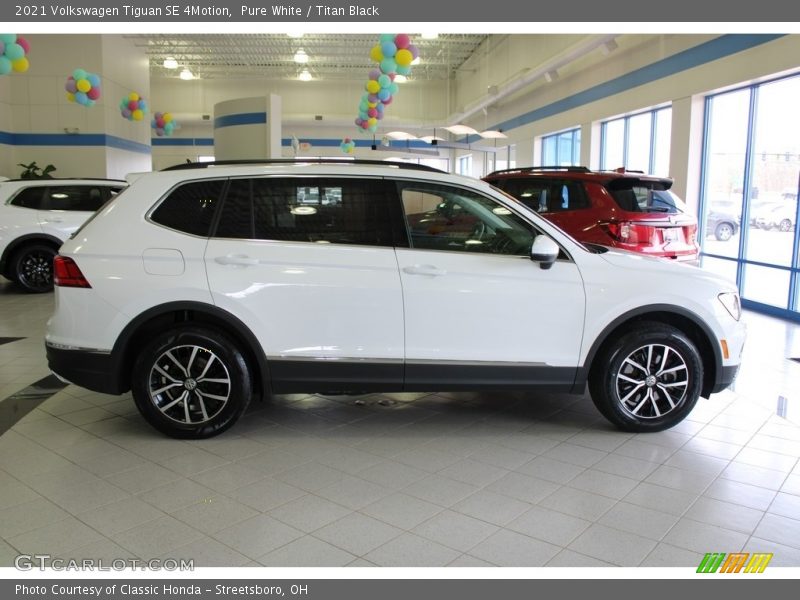 Pure White / Titan Black 2021 Volkswagen Tiguan SE 4Motion