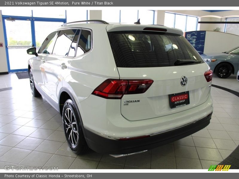 Pure White / Titan Black 2021 Volkswagen Tiguan SE 4Motion