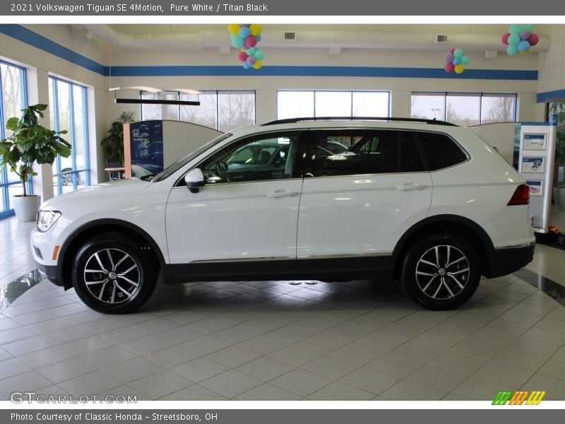 Pure White / Titan Black 2021 Volkswagen Tiguan SE 4Motion