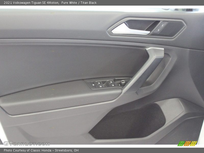 Pure White / Titan Black 2021 Volkswagen Tiguan SE 4Motion