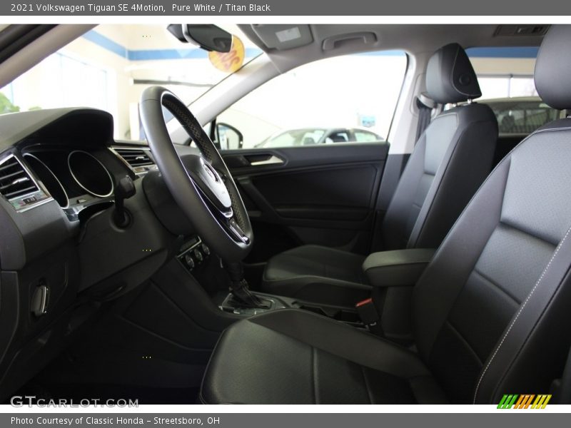 Pure White / Titan Black 2021 Volkswagen Tiguan SE 4Motion