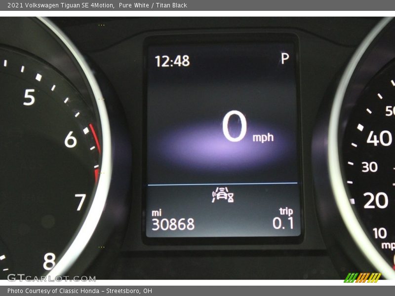 Pure White / Titan Black 2021 Volkswagen Tiguan SE 4Motion
