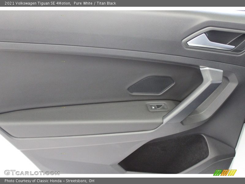 Pure White / Titan Black 2021 Volkswagen Tiguan SE 4Motion