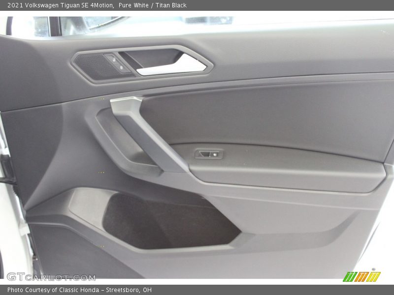 Pure White / Titan Black 2021 Volkswagen Tiguan SE 4Motion