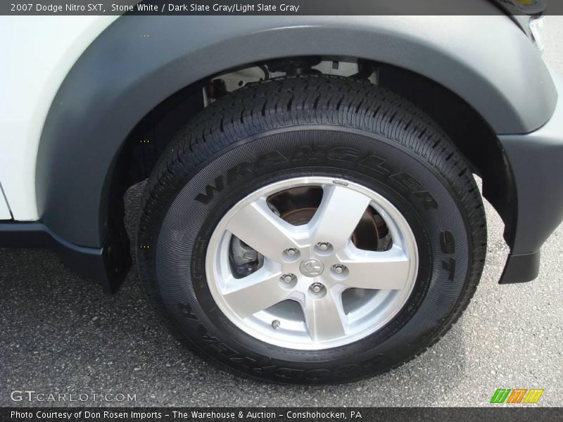Stone White / Dark Slate Gray/Light Slate Gray 2007 Dodge Nitro SXT