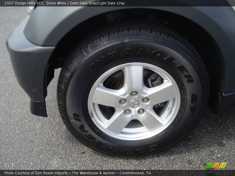 Stone White / Dark Slate Gray/Light Slate Gray 2007 Dodge Nitro SXT