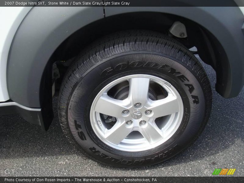 Stone White / Dark Slate Gray/Light Slate Gray 2007 Dodge Nitro SXT