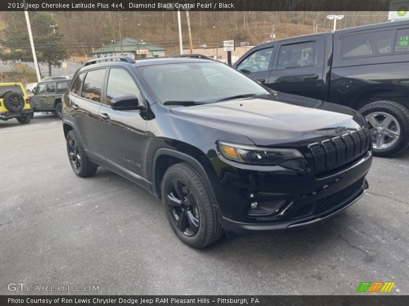 Diamond Black Crystal Pearl / Black 2019 Jeep Cherokee Latitude Plus 4x4