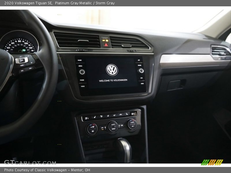 Platinum Gray Metallic / Storm Gray 2020 Volkswagen Tiguan SE