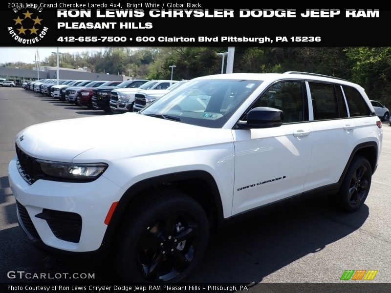 Bright White / Global Black 2023 Jeep Grand Cherokee Laredo 4x4
