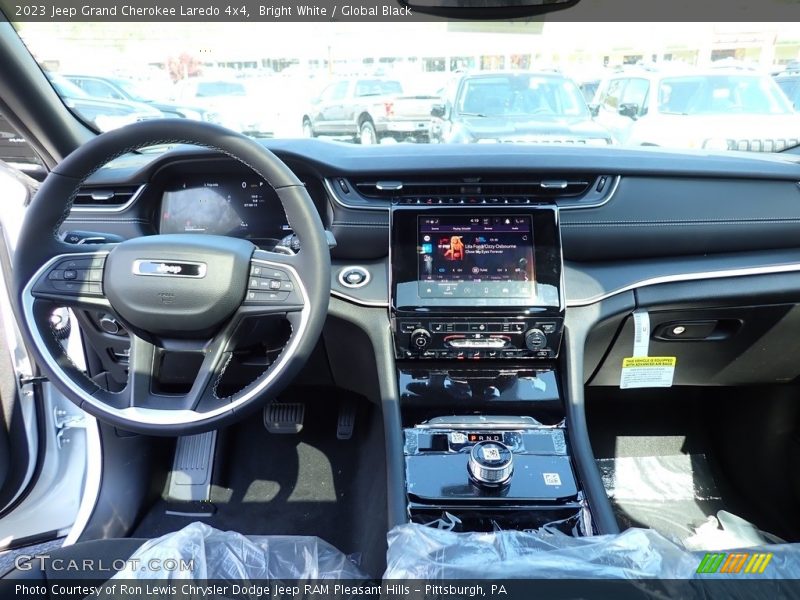 Bright White / Global Black 2023 Jeep Grand Cherokee Laredo 4x4