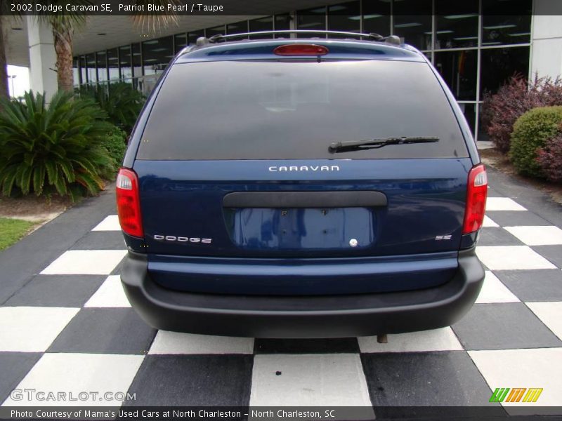 Patriot Blue Pearl / Taupe 2002 Dodge Caravan SE