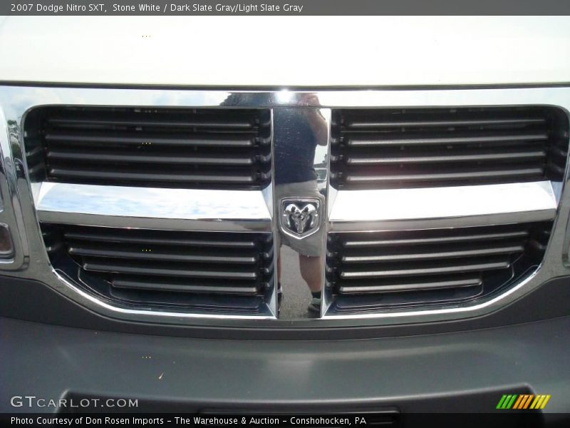 Stone White / Dark Slate Gray/Light Slate Gray 2007 Dodge Nitro SXT