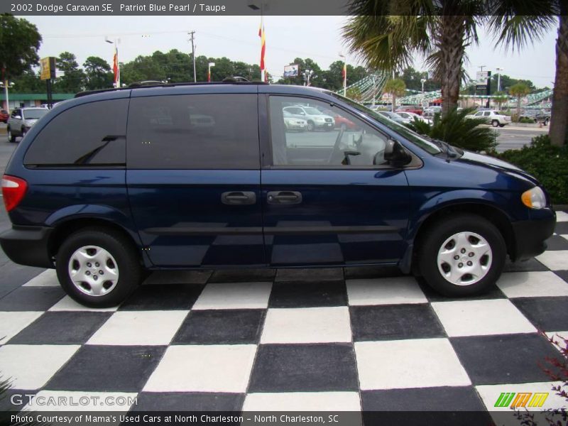 Patriot Blue Pearl / Taupe 2002 Dodge Caravan SE