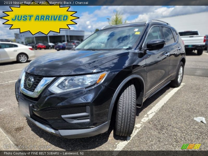 Magnetic Black / Charcoal 2019 Nissan Rogue SV AWD