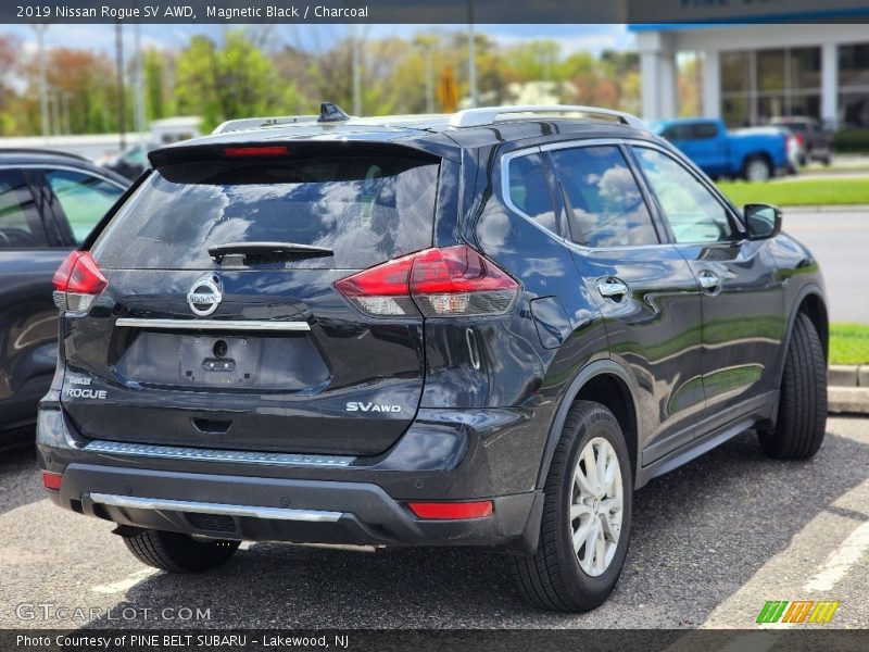 Magnetic Black / Charcoal 2019 Nissan Rogue SV AWD