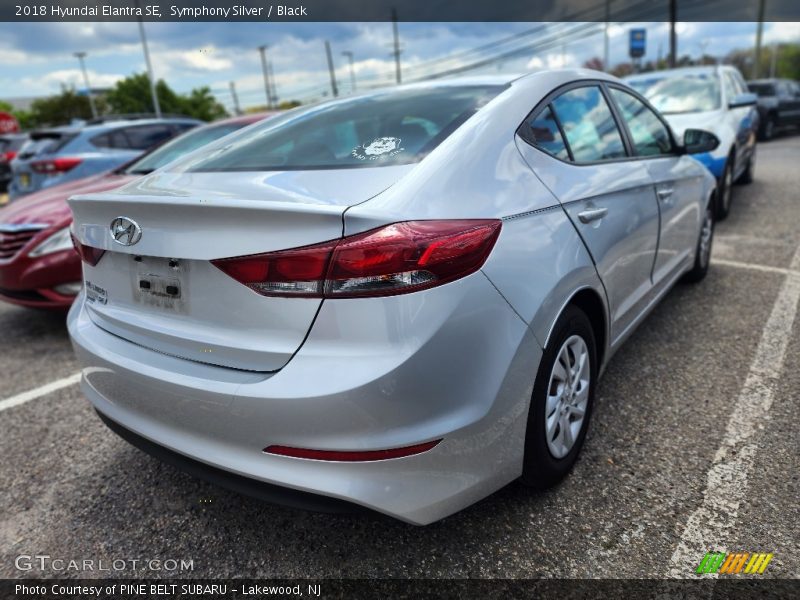 Symphony Silver / Black 2018 Hyundai Elantra SE