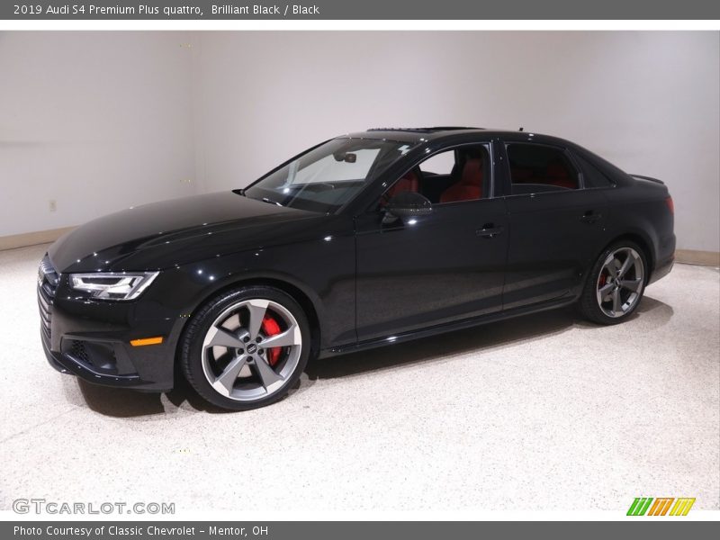 Front 3/4 View of 2019 S4 Premium Plus quattro