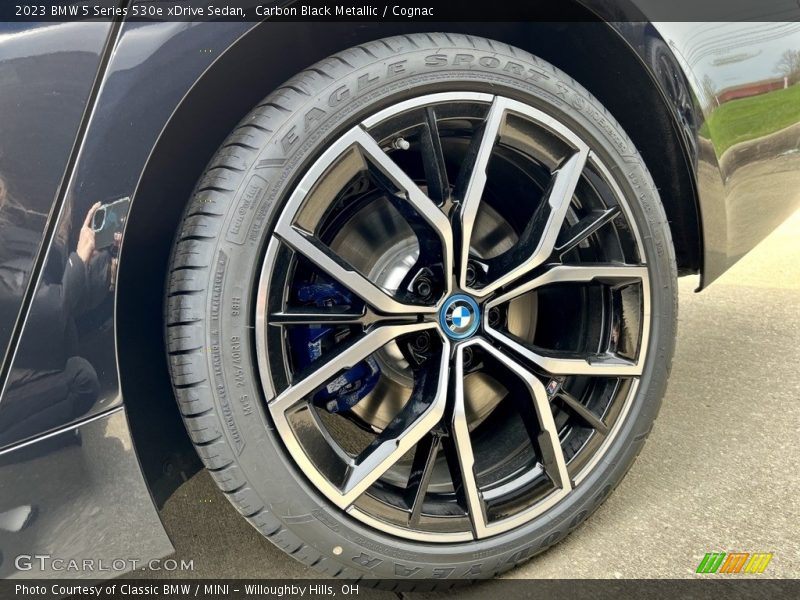 Carbon Black Metallic / Cognac 2023 BMW 5 Series 530e xDrive Sedan