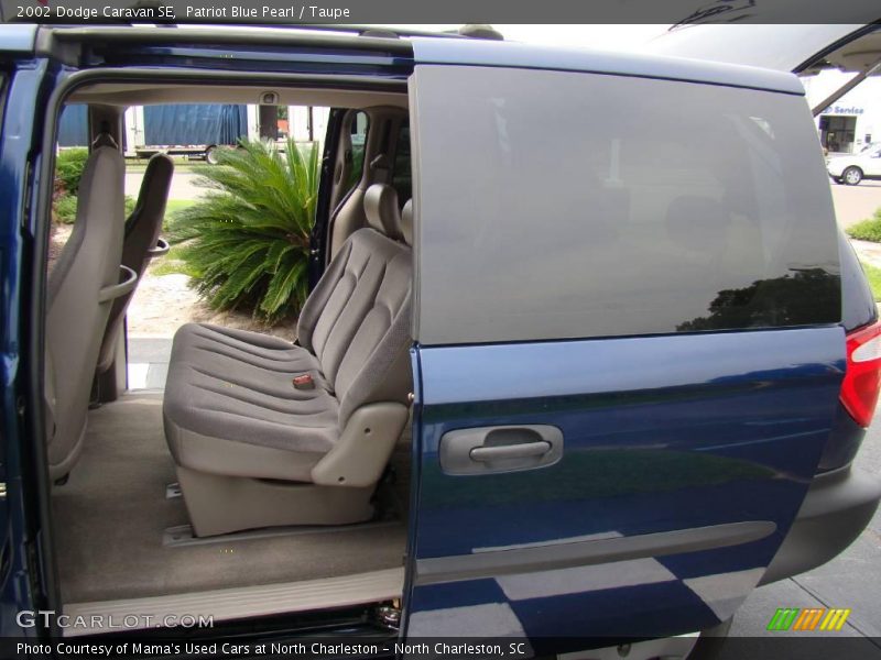 Patriot Blue Pearl / Taupe 2002 Dodge Caravan SE
