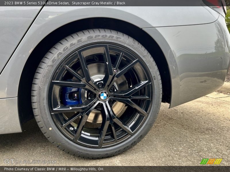 Skyscraper Gray Metallic / Black 2023 BMW 5 Series 530i xDrive Sedan