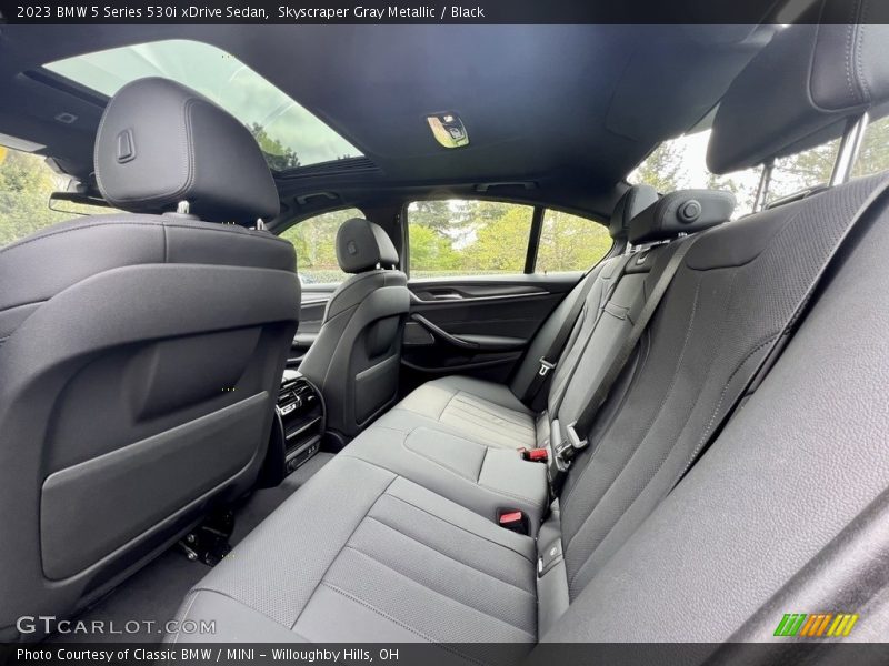 Skyscraper Gray Metallic / Black 2023 BMW 5 Series 530i xDrive Sedan