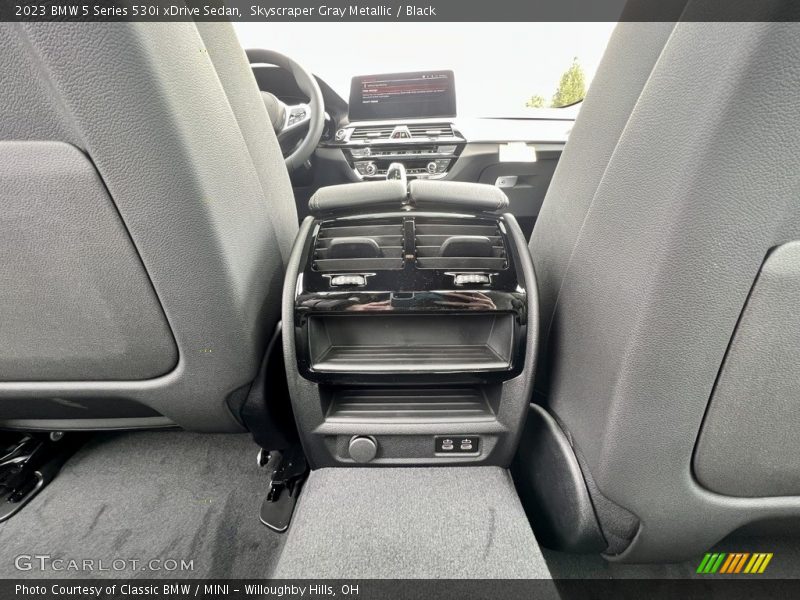 Skyscraper Gray Metallic / Black 2023 BMW 5 Series 530i xDrive Sedan