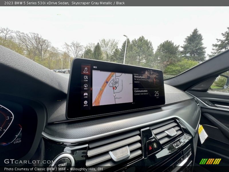 Skyscraper Gray Metallic / Black 2023 BMW 5 Series 530i xDrive Sedan