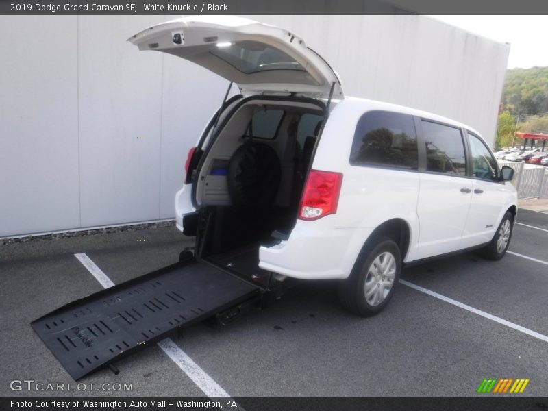 White Knuckle / Black 2019 Dodge Grand Caravan SE