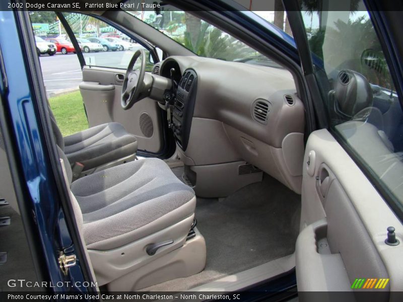 Patriot Blue Pearl / Taupe 2002 Dodge Caravan SE