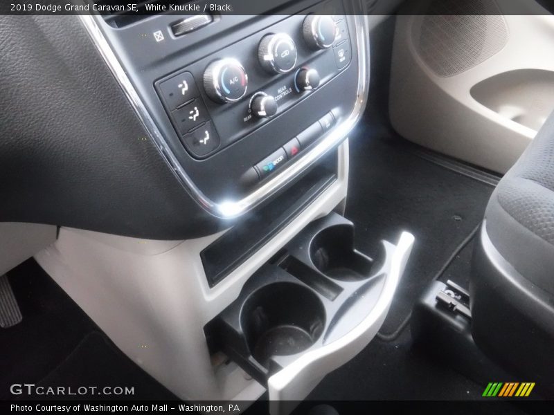 White Knuckle / Black 2019 Dodge Grand Caravan SE
