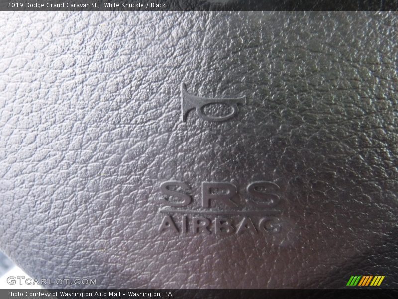 White Knuckle / Black 2019 Dodge Grand Caravan SE