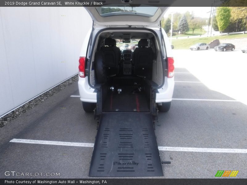 White Knuckle / Black 2019 Dodge Grand Caravan SE