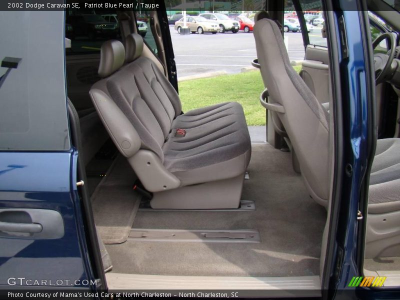 Patriot Blue Pearl / Taupe 2002 Dodge Caravan SE