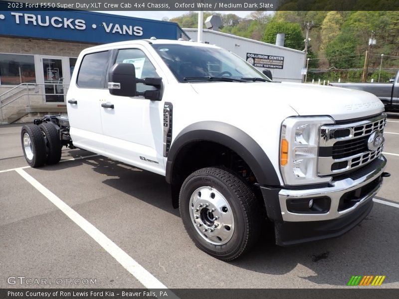Oxford White / Medium Dark Slate 2023 Ford F550 Super Duty XLT Crew Cab 4x4 Chassis