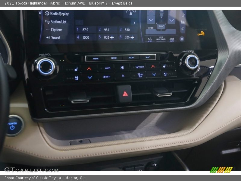 Controls of 2021 Highlander Hybrid Platinum AWD
