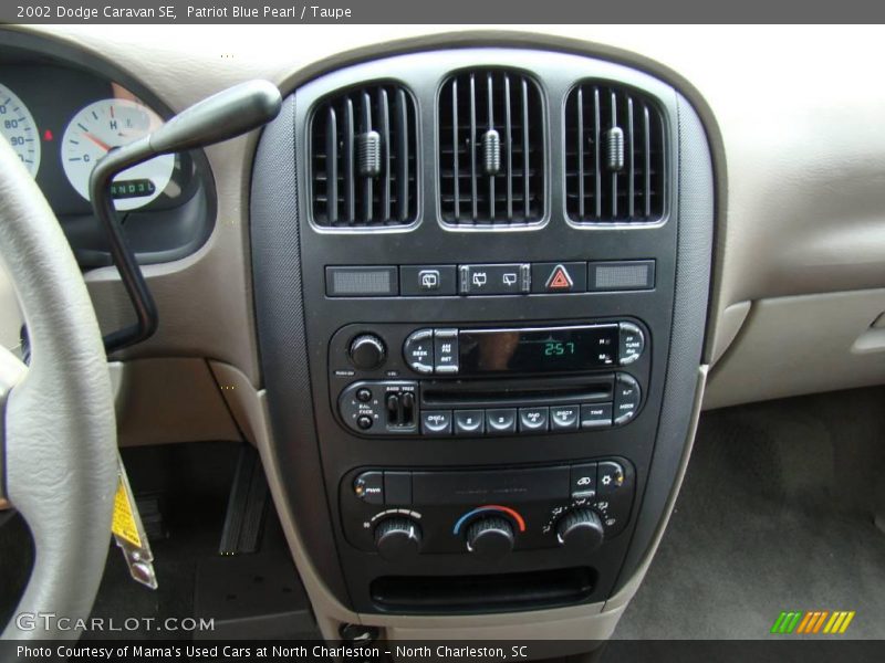 Patriot Blue Pearl / Taupe 2002 Dodge Caravan SE