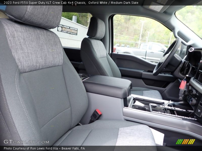 Oxford White / Medium Dark Slate 2023 Ford F550 Super Duty XLT Crew Cab 4x4 Chassis