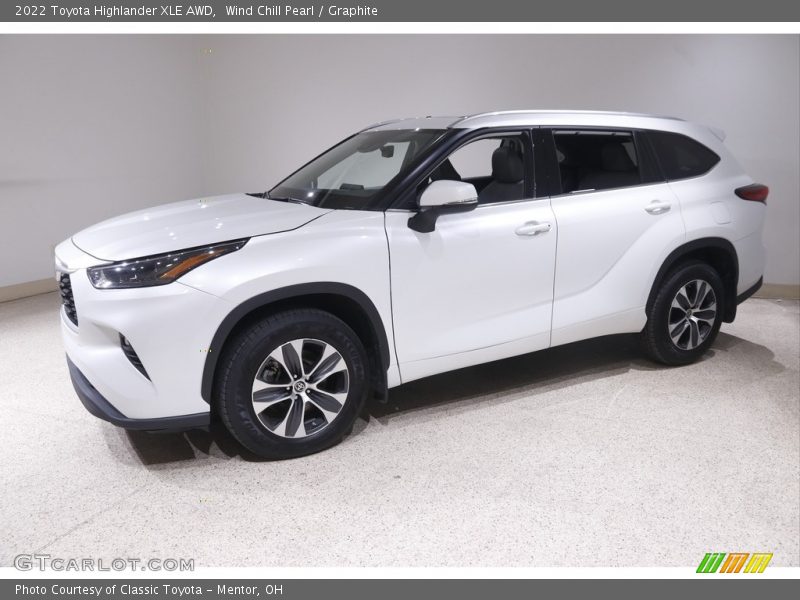 Wind Chill Pearl / Graphite 2022 Toyota Highlander XLE AWD
