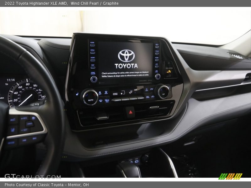 Wind Chill Pearl / Graphite 2022 Toyota Highlander XLE AWD