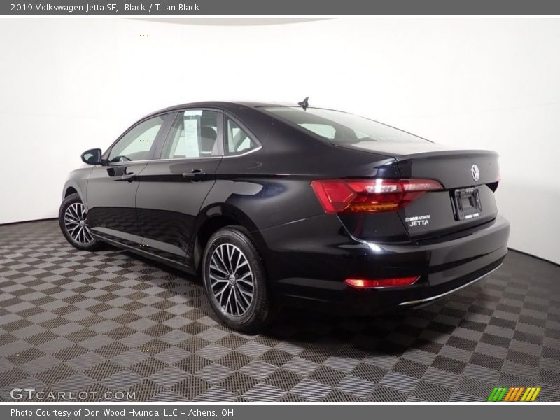 Black / Titan Black 2019 Volkswagen Jetta SE