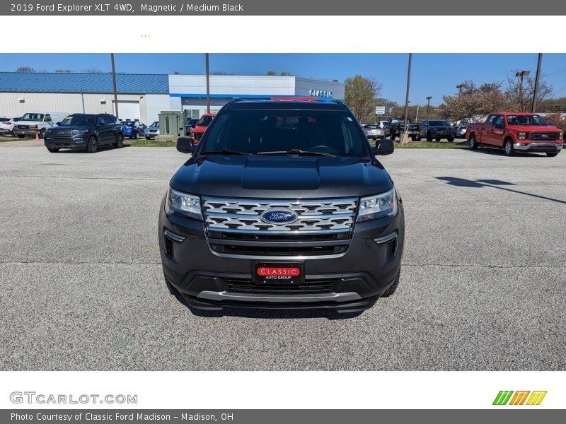Magnetic / Medium Black 2019 Ford Explorer XLT 4WD
