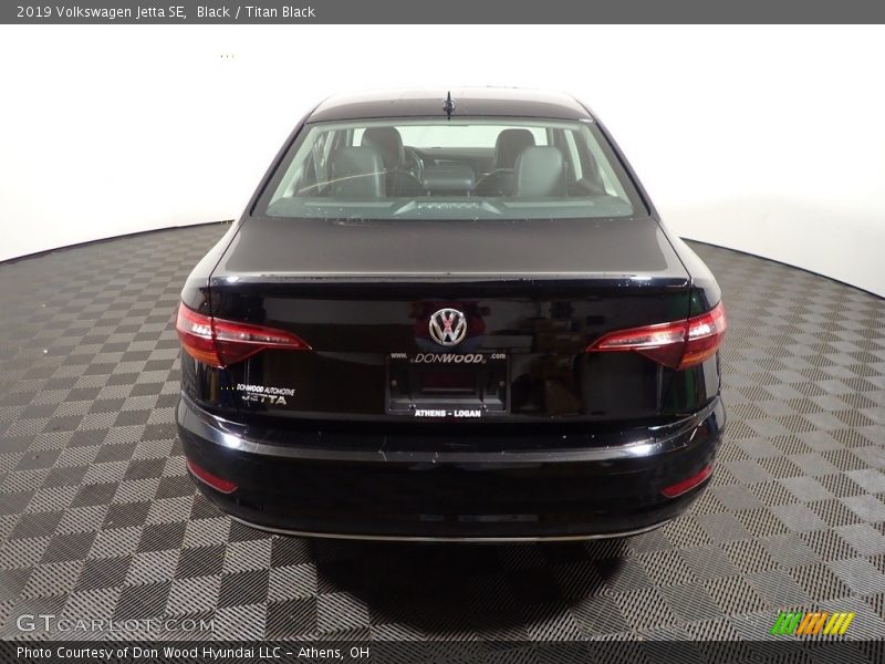 Black / Titan Black 2019 Volkswagen Jetta SE