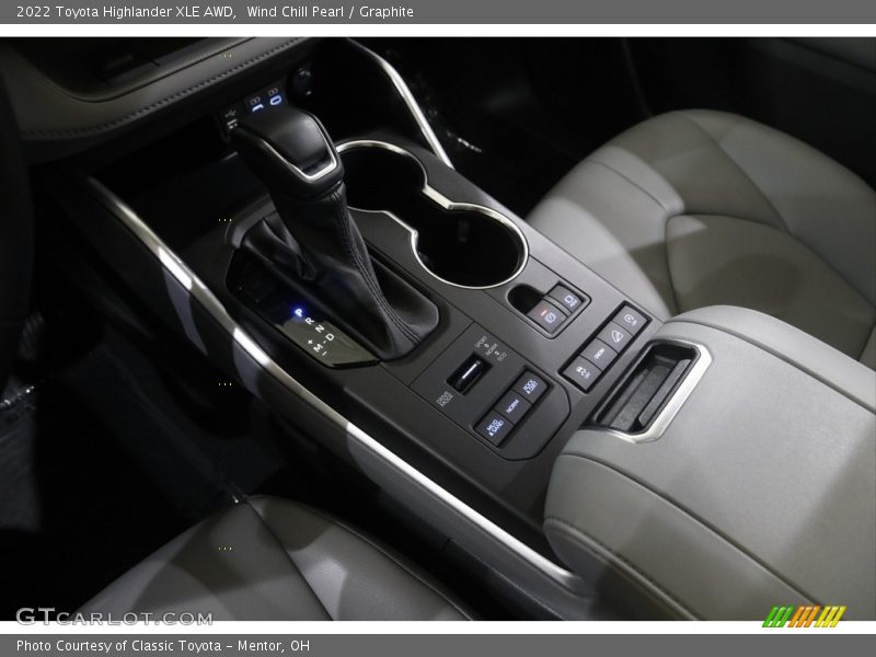 Wind Chill Pearl / Graphite 2022 Toyota Highlander XLE AWD