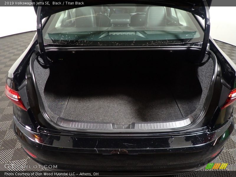 Black / Titan Black 2019 Volkswagen Jetta SE